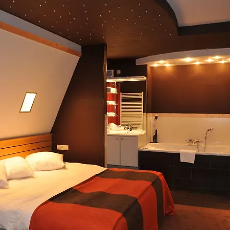 호텔 Panorama - Vue Exceptionnelle Sur La Semois 4*