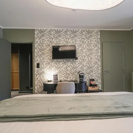 Hotel Panorama - Vue Exceptionnelle Sur La Semois 4*