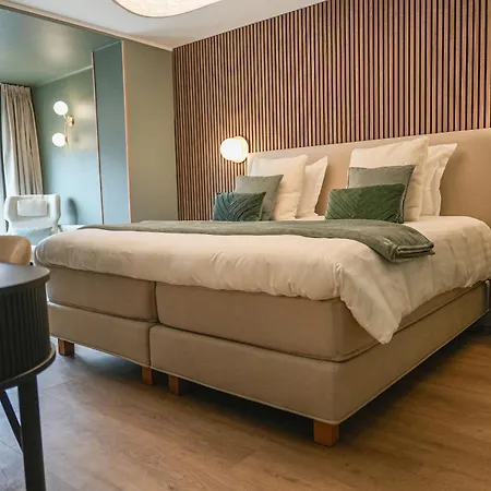 Hotel Panorama - Vue Exceptionnelle Sur La Semois 4*