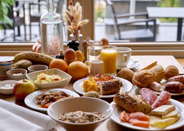 Hotel Panorama - Vue Exceptionnelle Sur La Semois 4*