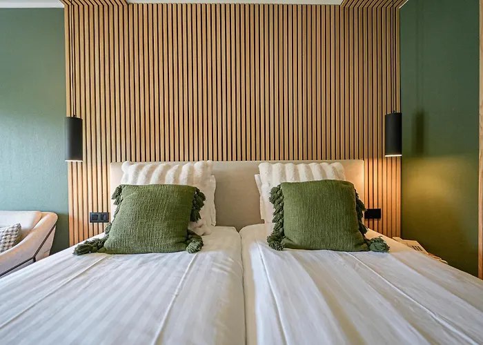 Hotel Panorama - Vue Exceptionnelle Sur La Semois 4*