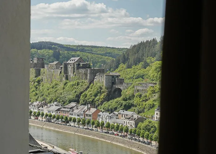 Hotel Panorama - Vue Exceptionnelle Sur La Semois Bouillon