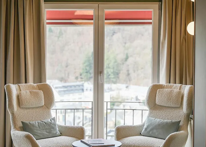 Hotel Panorama - Vue Exceptionnelle Sur La Semois 4*